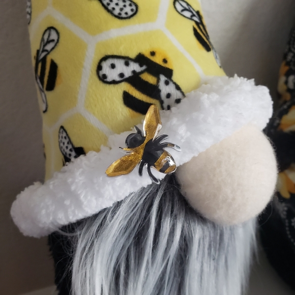 Bee loving Gnome - Picture 4 of 12